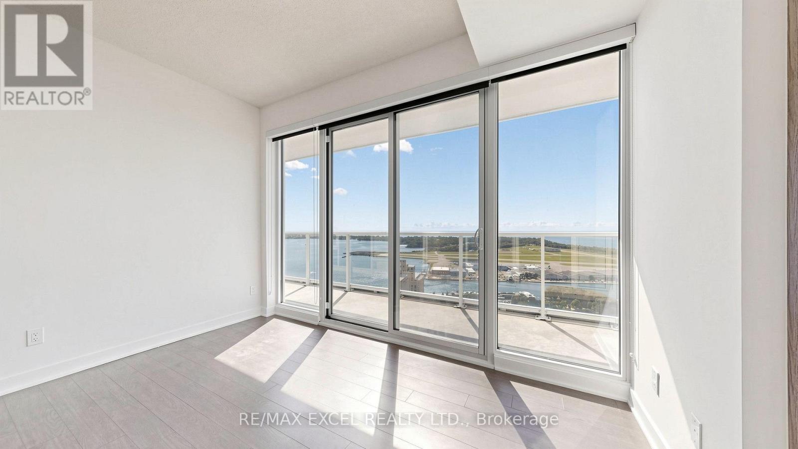 4002 - 17 Bathurst Street, Toronto, Ontario  M5V 0N1 - Photo 3 - C13785582