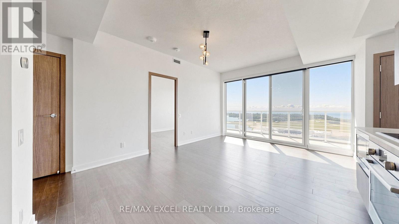 4002 - 17 Bathurst Street, Toronto, Ontario  M5V 0N1 - Photo 6 - C13785582