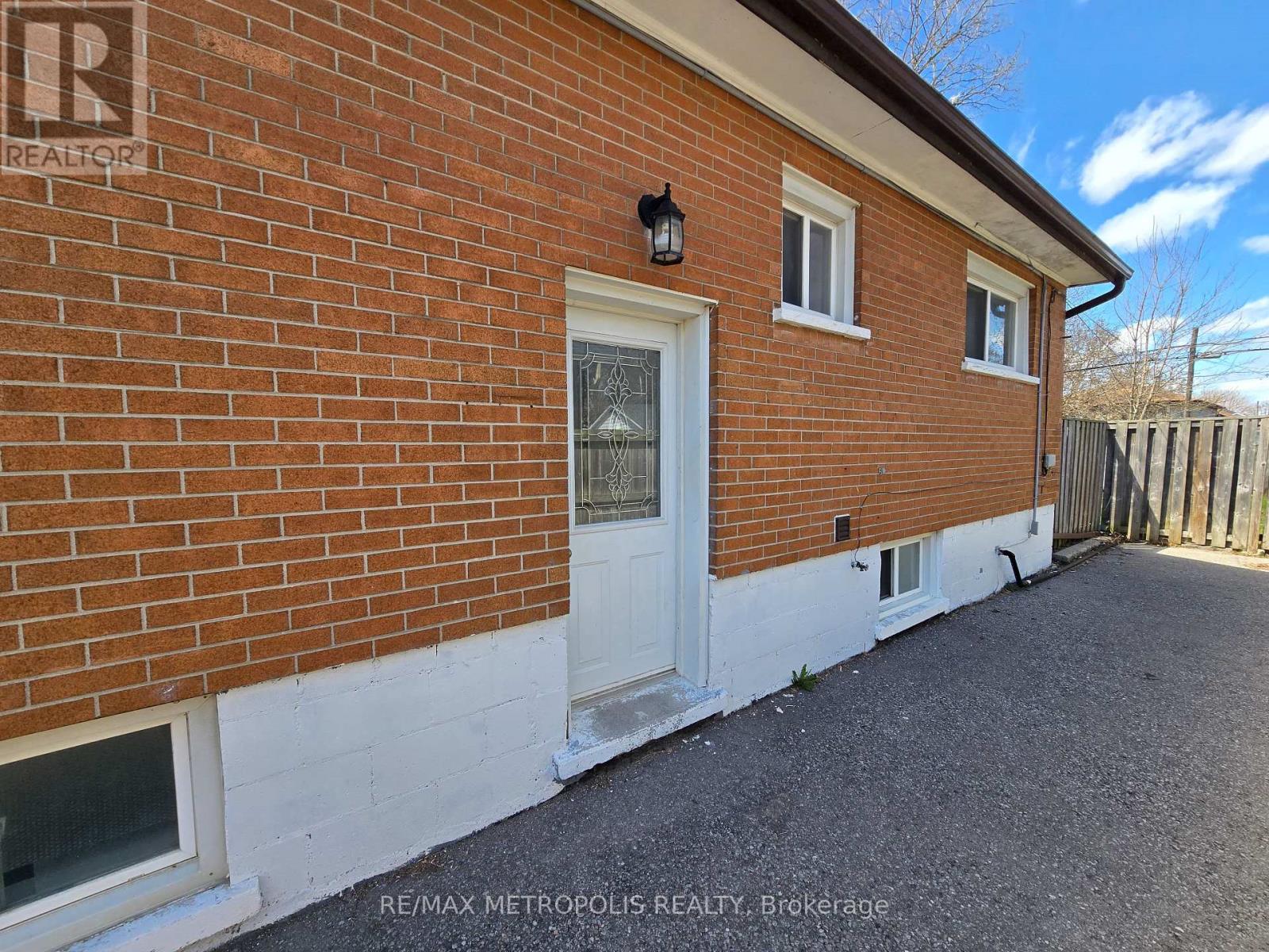 BSMT - 238 TORONTO AVENUE, Oshawa, Ontario