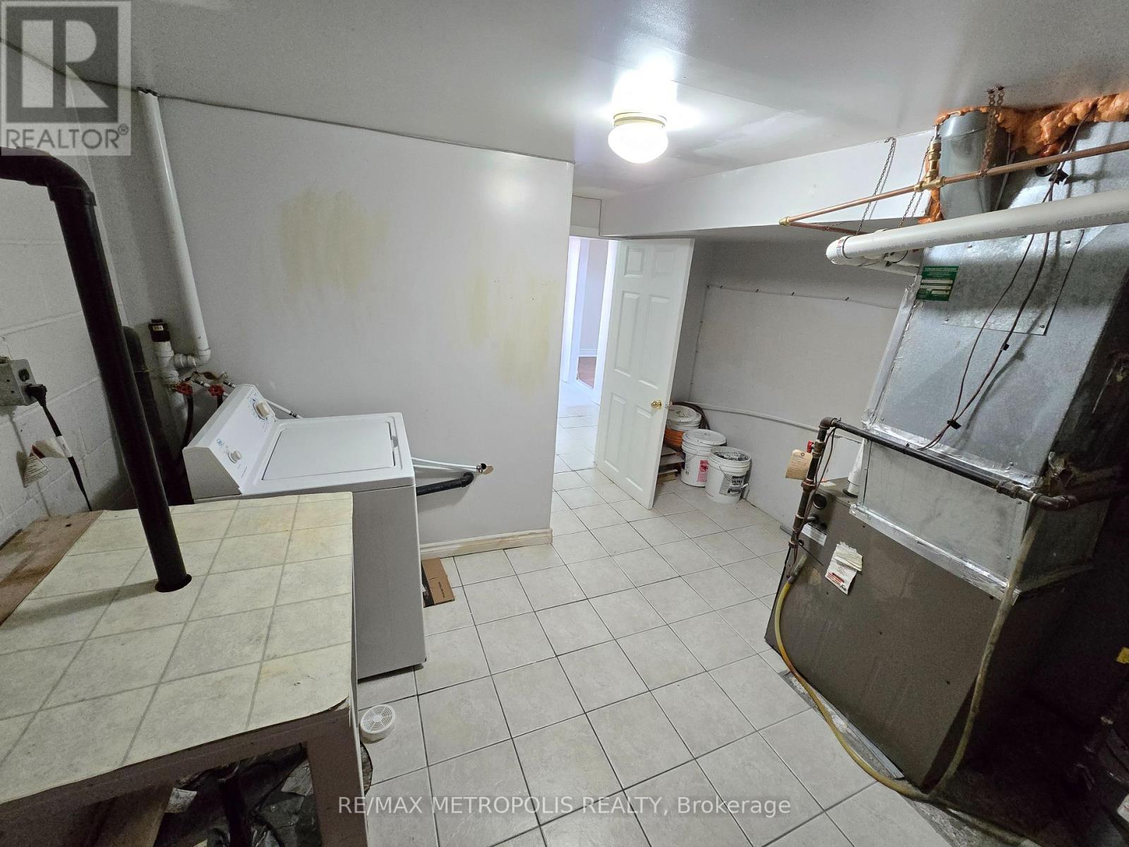 Bsmt - 238 Toronto Avenue, Oshawa, Ontario L1H 3C1 - Photo 16 - E13785482