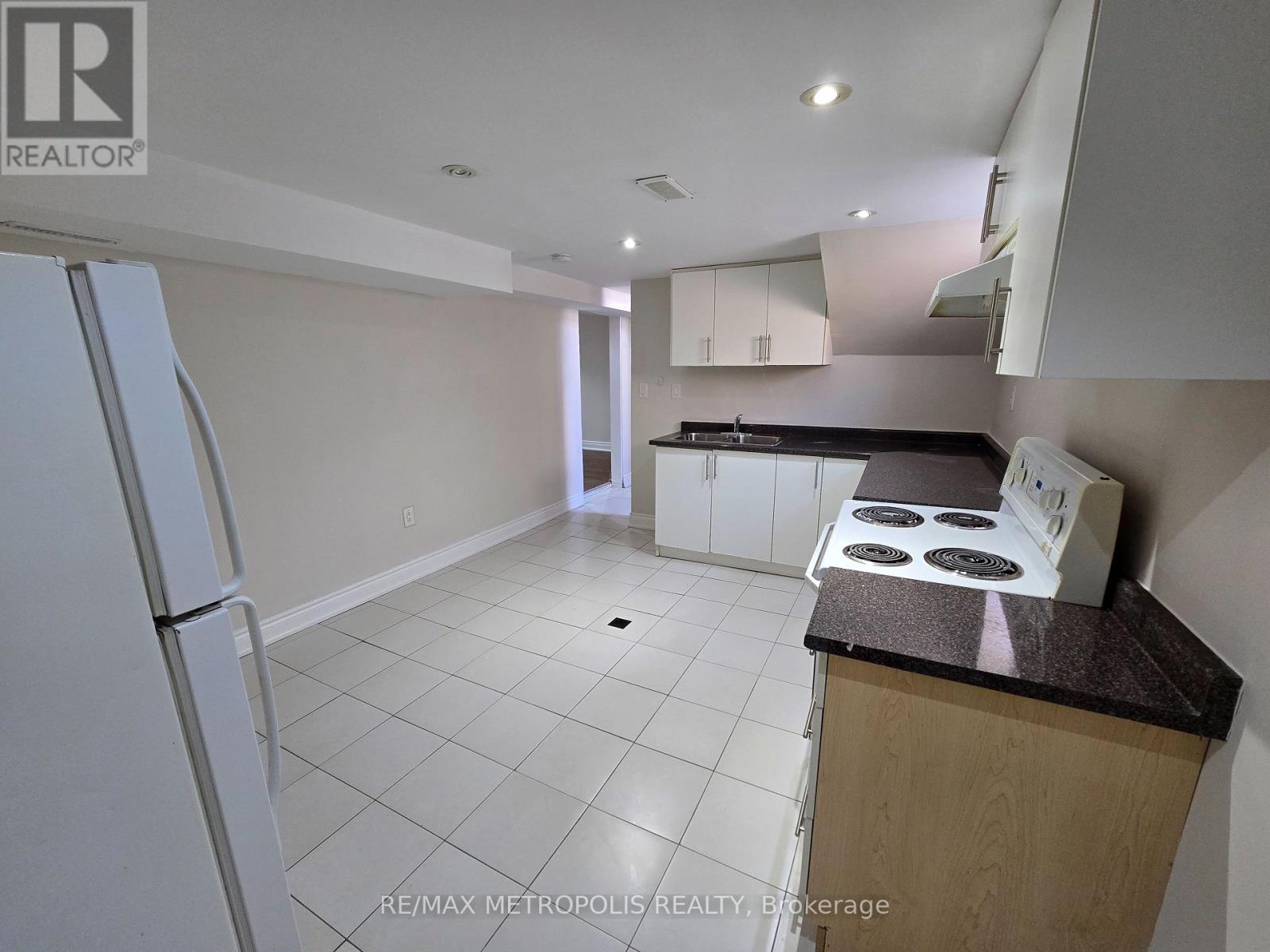 Bsmt - 238 Toronto Avenue, Oshawa, Ontario L1H 3C1 - Photo 5 - E13785482