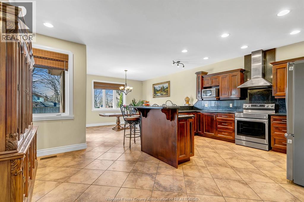 425 Country Club Drive, Windsor, Ontario  N9G 3G9 - Photo 18 - 26022623