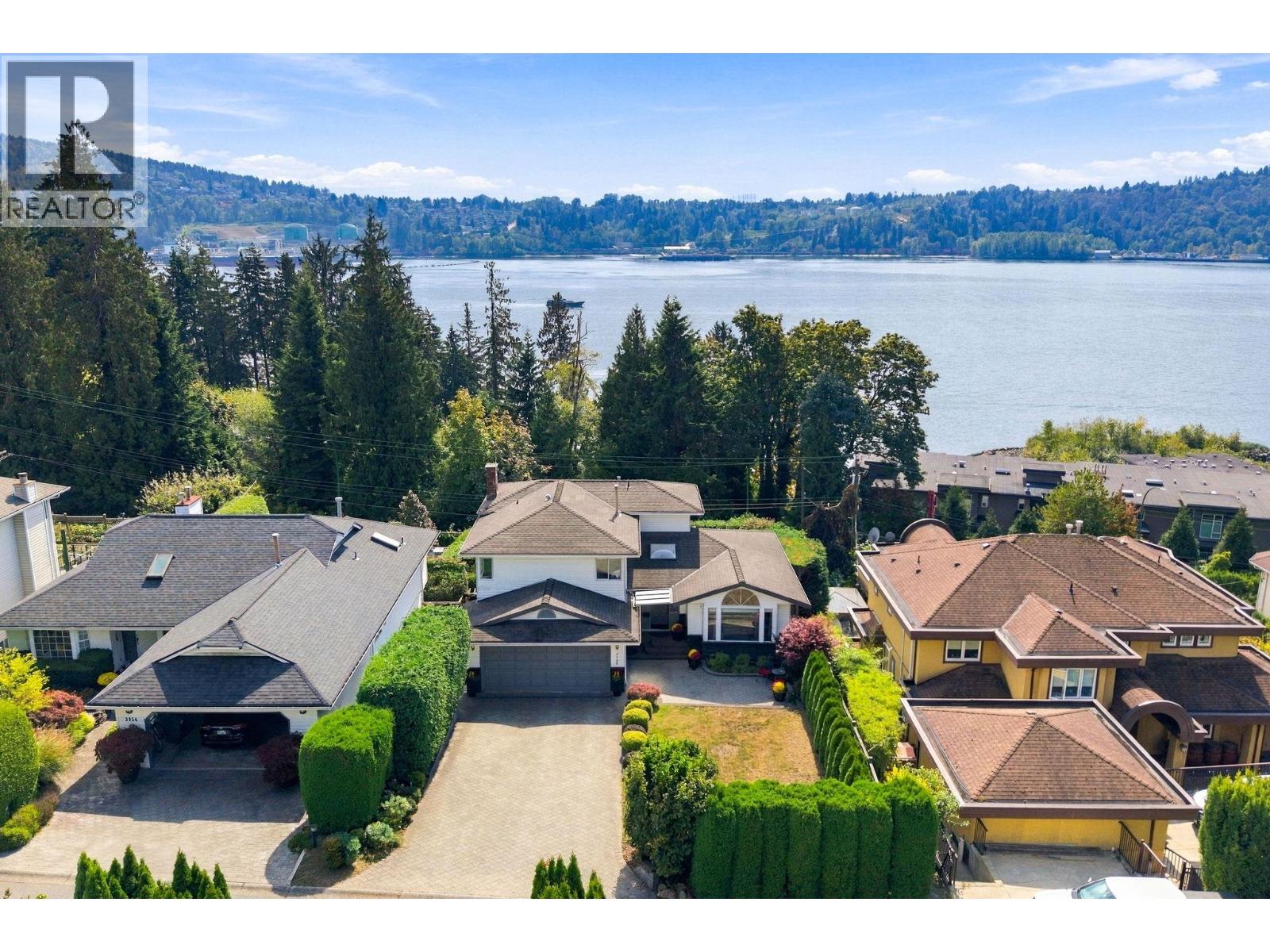 3950 Sparrow Lane, North Vancouver, British Columbia  V7G 2M8 - Photo 2 - R3165513