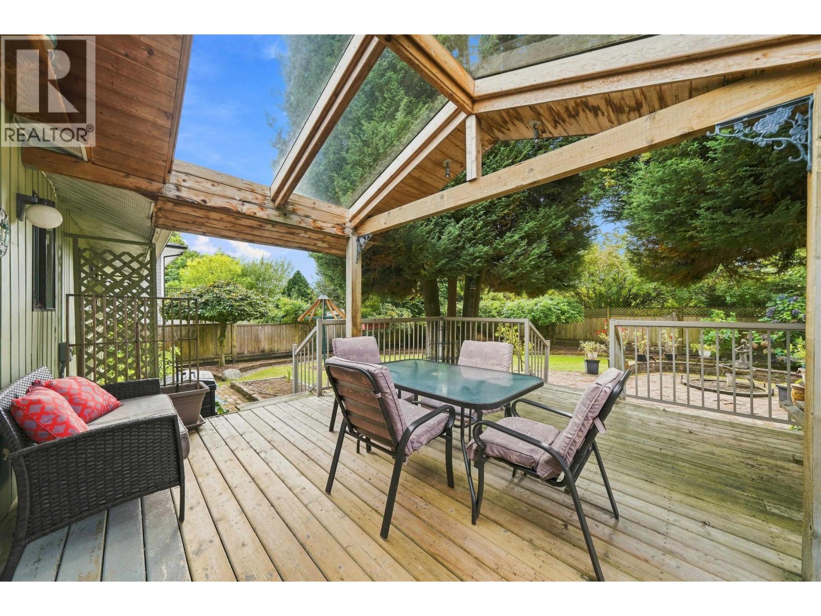 2161 Floralynn Crescent, North Vancouver, British Columbia  V7J 2W3 - Photo 12 - R3165518