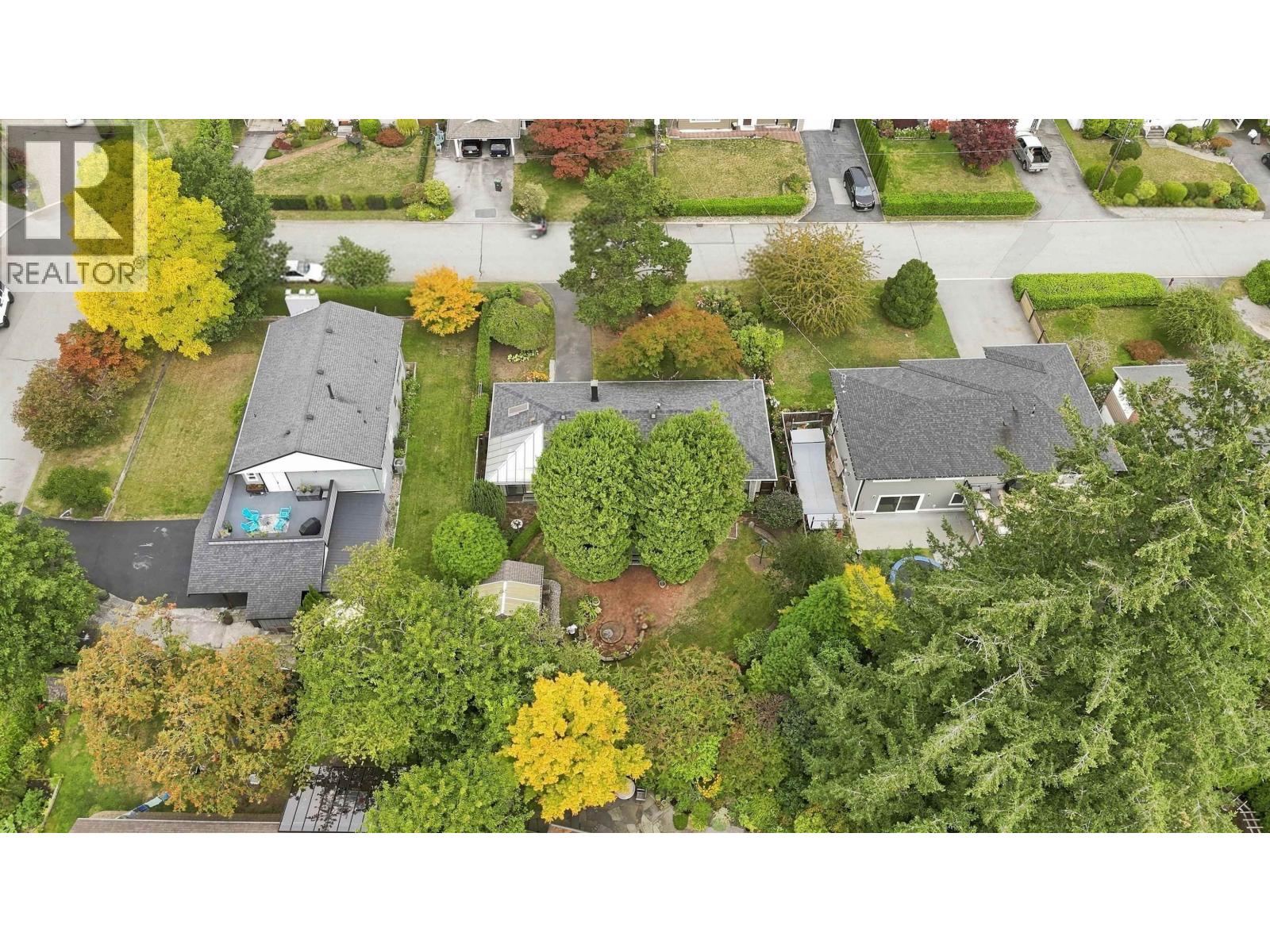 2161 Floralynn Crescent, North Vancouver, British Columbia  V7J 2W3 - Photo 34 - R3165518