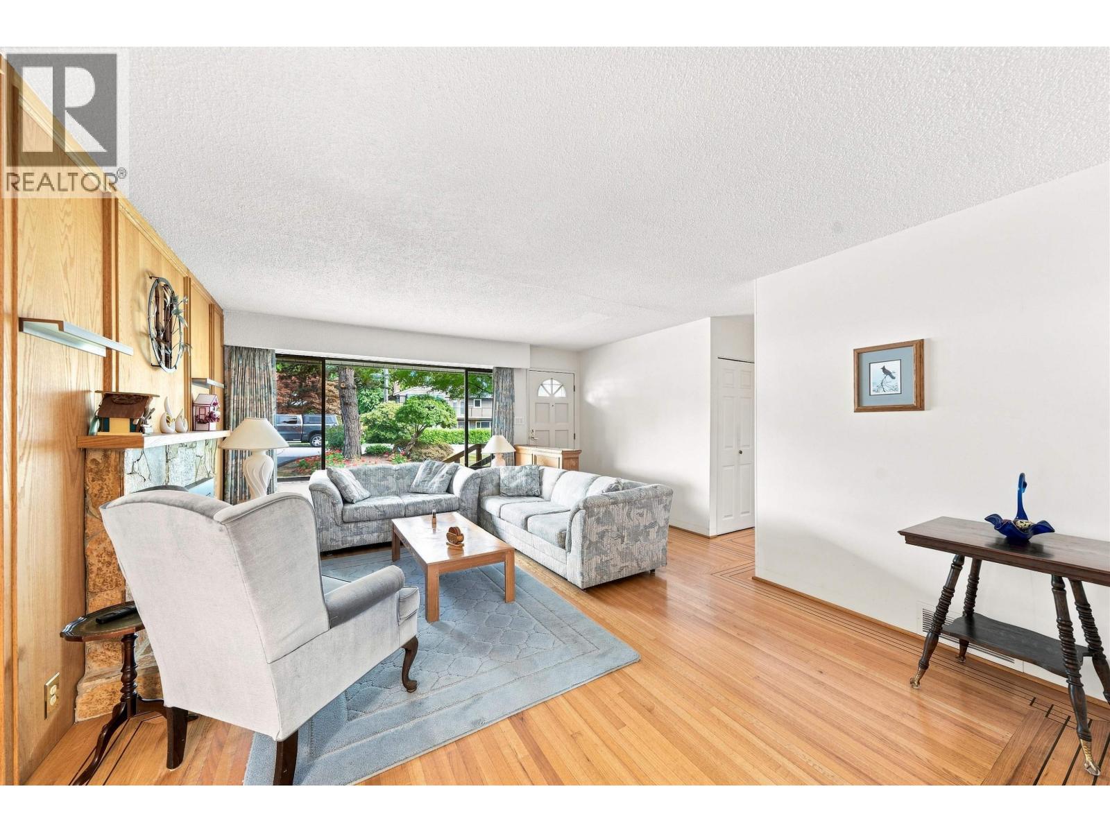 2161 Floralynn Crescent, North Vancouver, British Columbia  V7J 2W3 - Photo 5 - R3165518