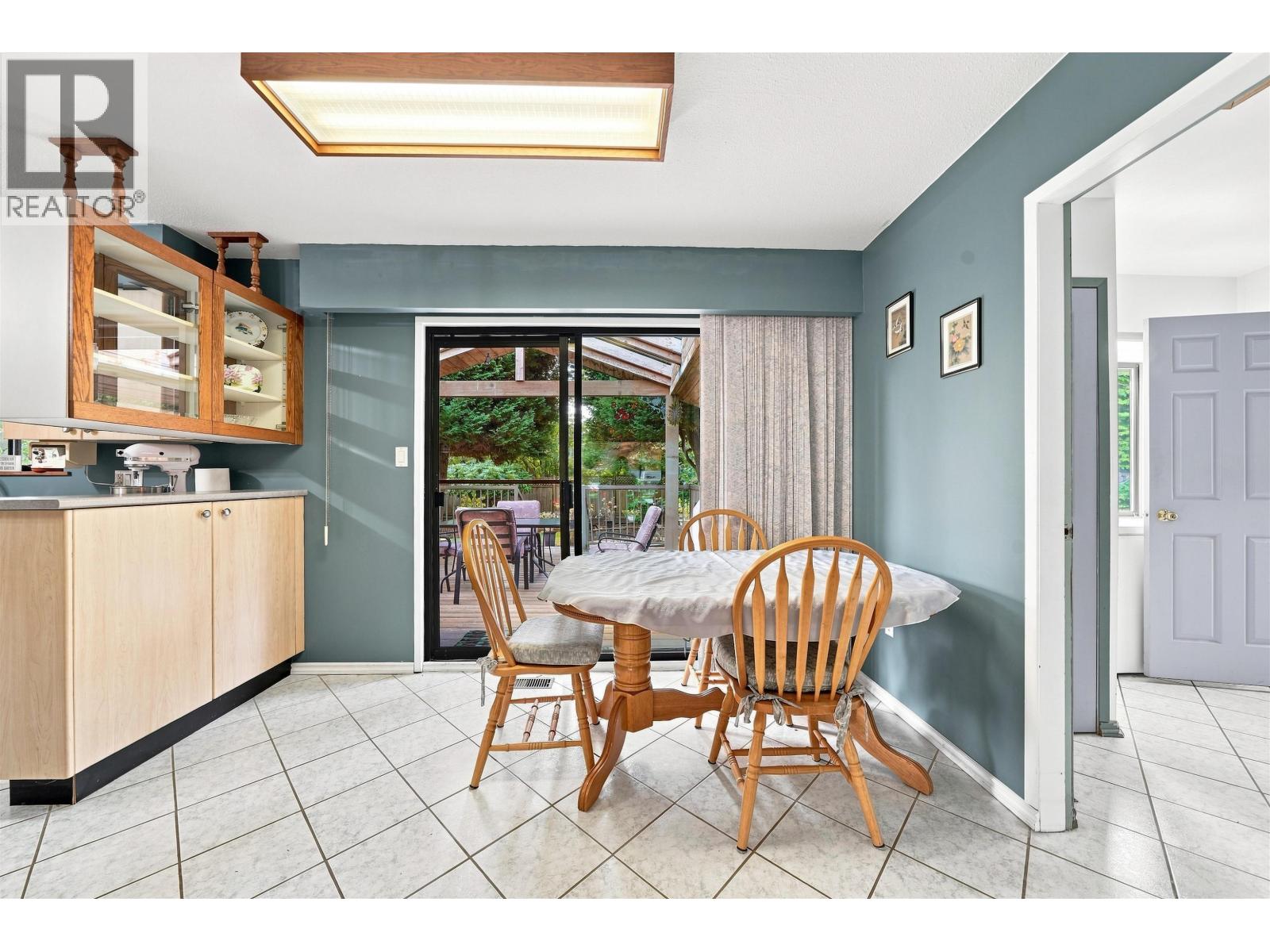 2161 Floralynn Crescent, North Vancouver, British Columbia  V7J 2W3 - Photo 6 - R3165518