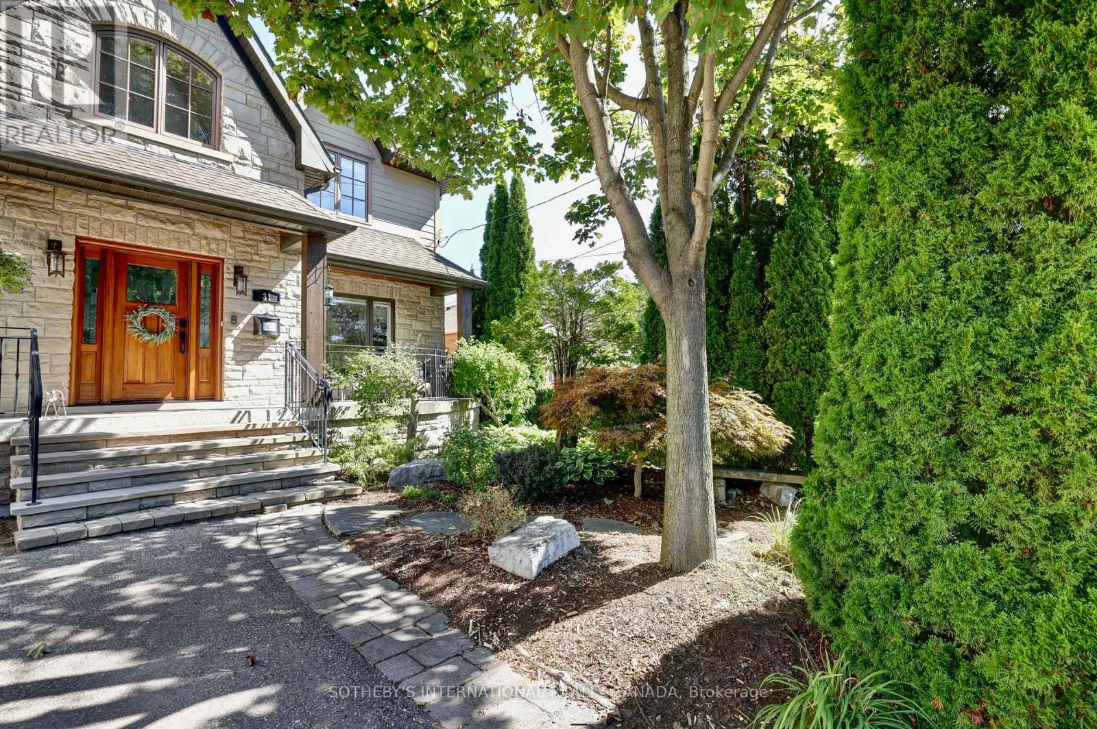31 Maple Avenue N, Mississauga, Ontario  L5H 2R9 - Photo 3 - W13785498