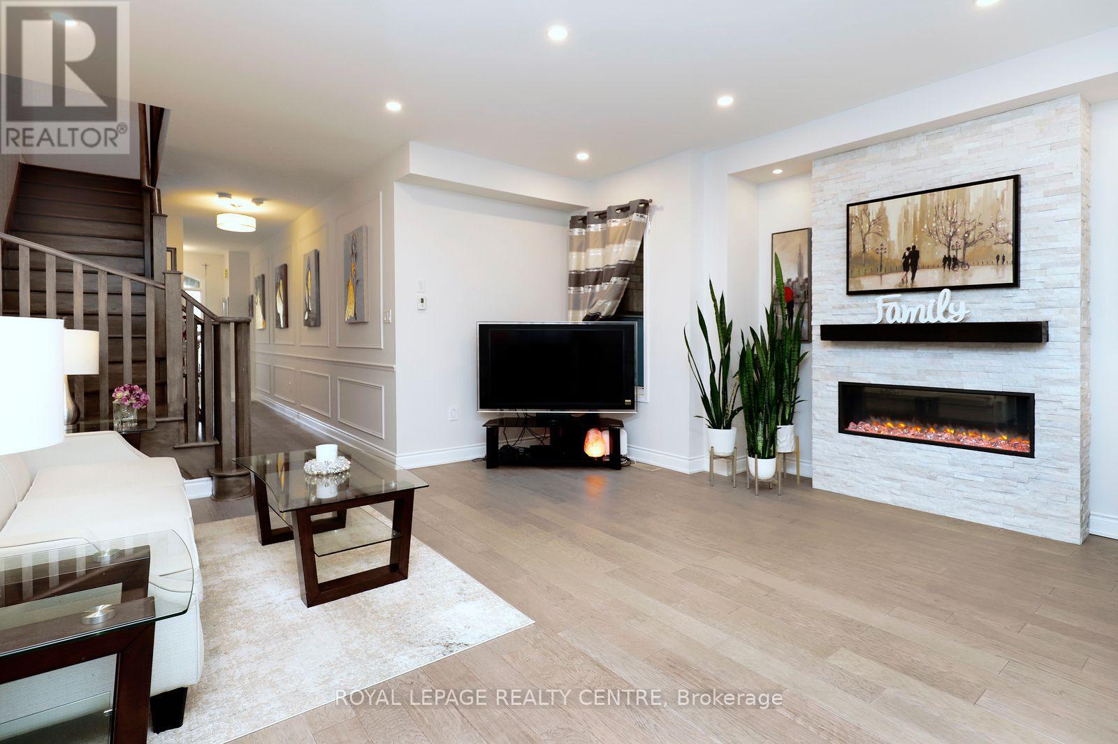 54 Upper Canada Court, Halton Hills, Ontario L7G 0L1 - Photo 8 - W13785510