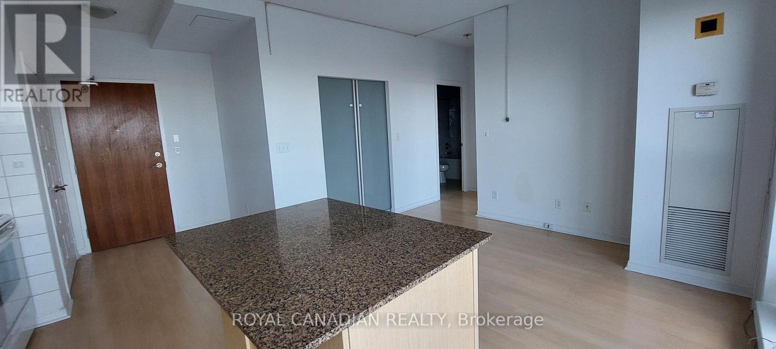 1411 - 215 Queen Street E, Brampton, Ontario  L6W 0A9 - Photo 9 - W13785524