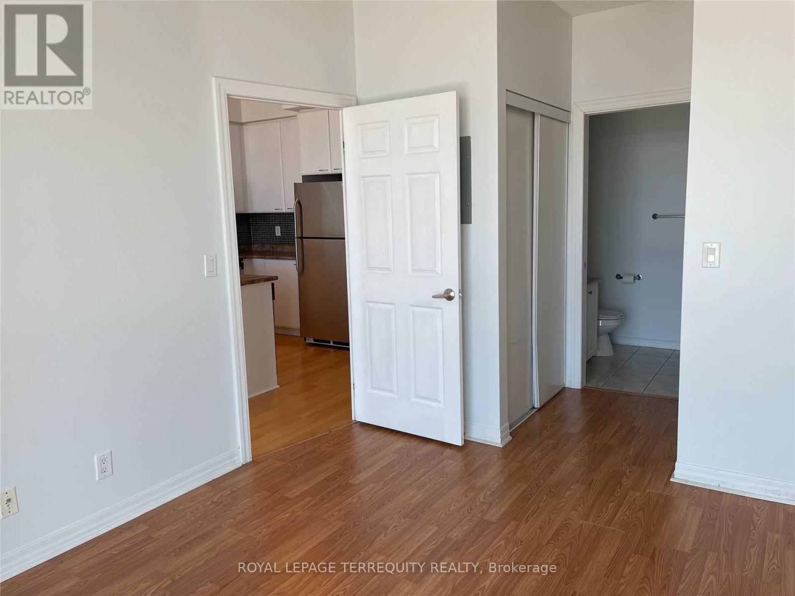 2610 - 220 Burnhamthorpe Road W, Mississauga, Ontario  L5B 4N4 - Photo 10 - W13785540