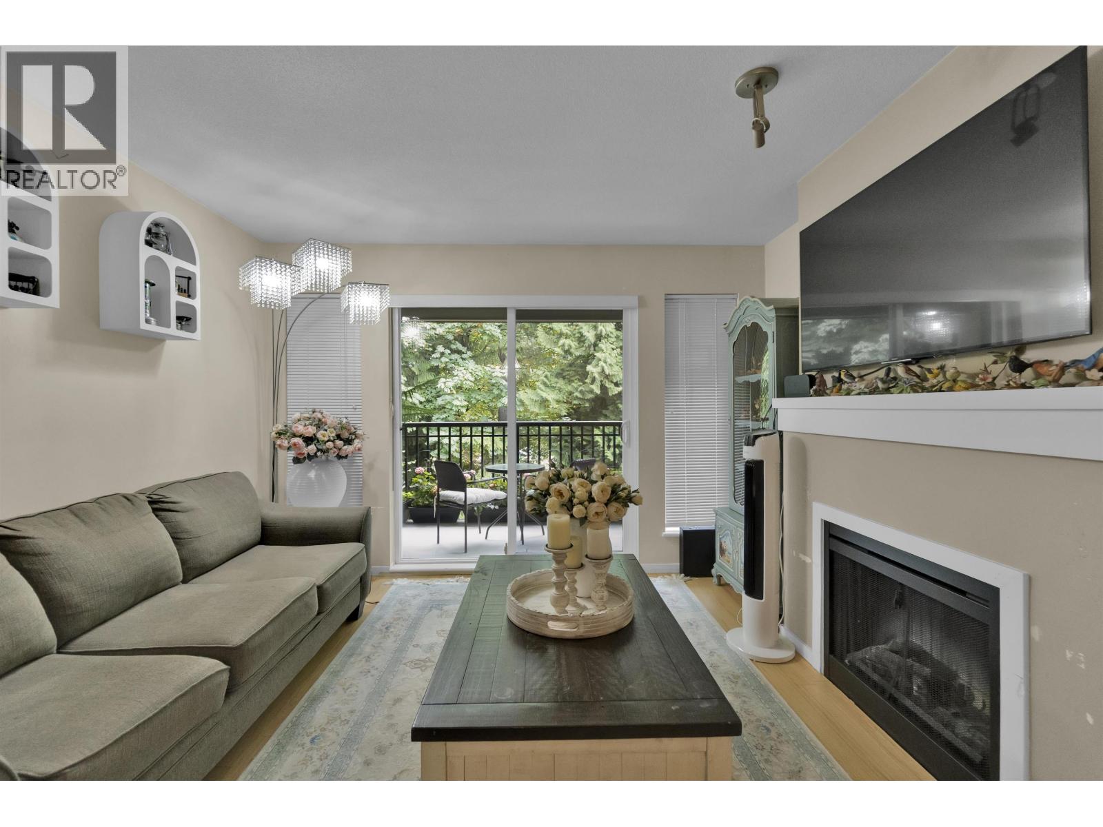306 9283 GOVERNMENT ROAD, burnaby, British Columbia