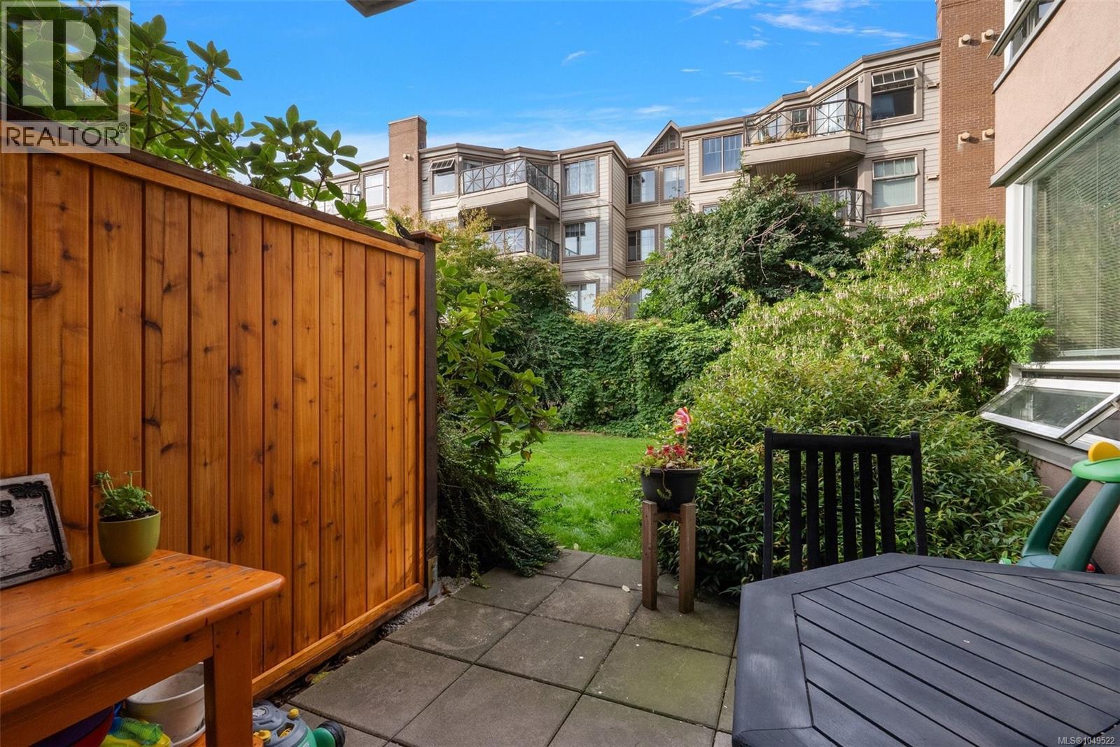 208 930 Yates St, Victoria, British Columbia  V8V 4Z3 - Photo 4 - 1049522