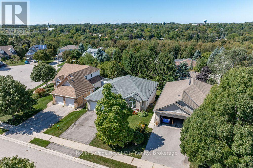20 Dickinson Court, Centre Wellington, Ontario  N0B 1S0 - Photo 33 - X13784942