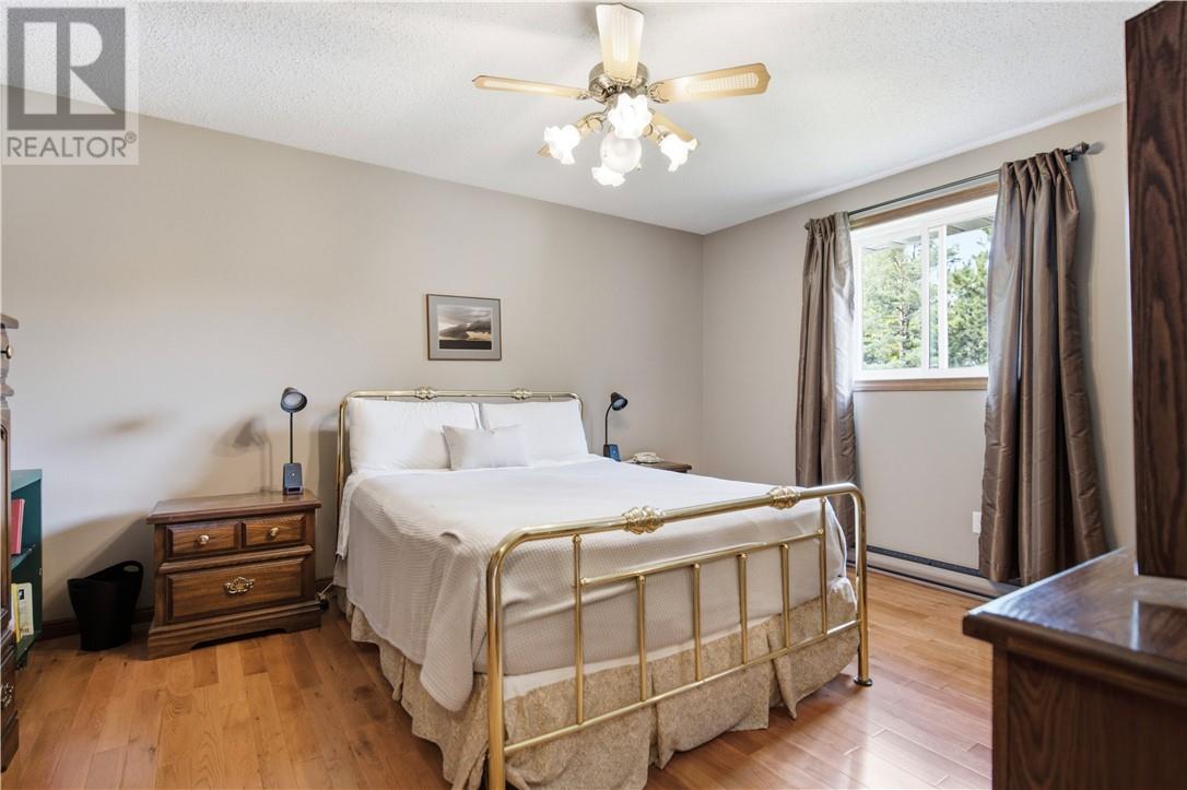 78 Field, Lively, Ontario  P3Y 1B4 - Photo 22 - 2130382