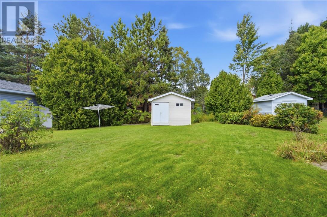 78 Field, Lively, Ontario  P3Y 1B4 - Photo 35 - 2130382