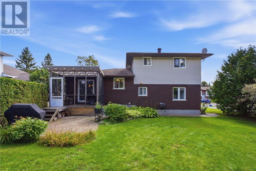 78 Field, Lively, Ontario  P3Y 1B4 - Photo 36 - 2130382