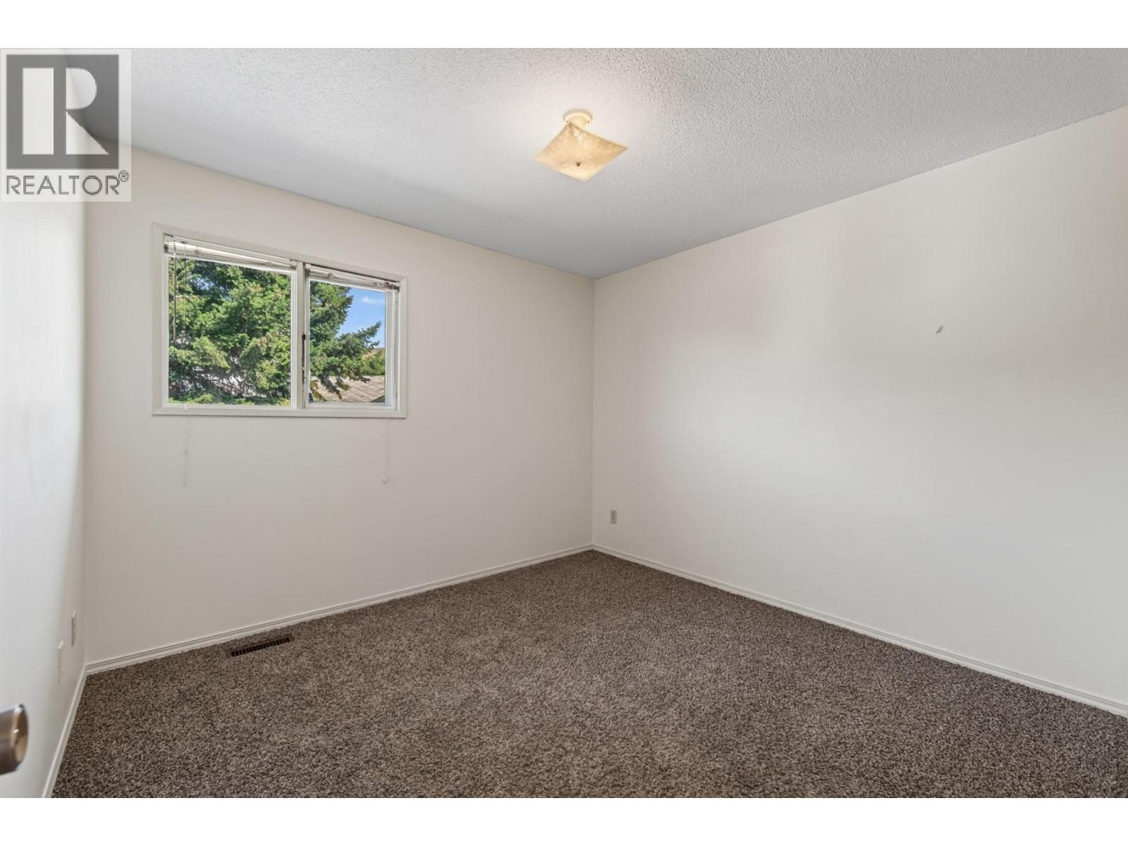 2640 Argyle Avenue photo 17