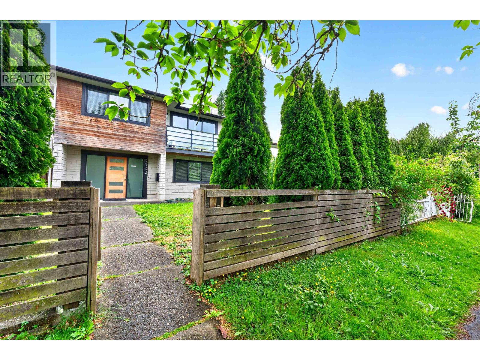 2532 E 24th Avenue, Vancouver, British Columbia  V5R 1C9 - Photo 2 - R3130499