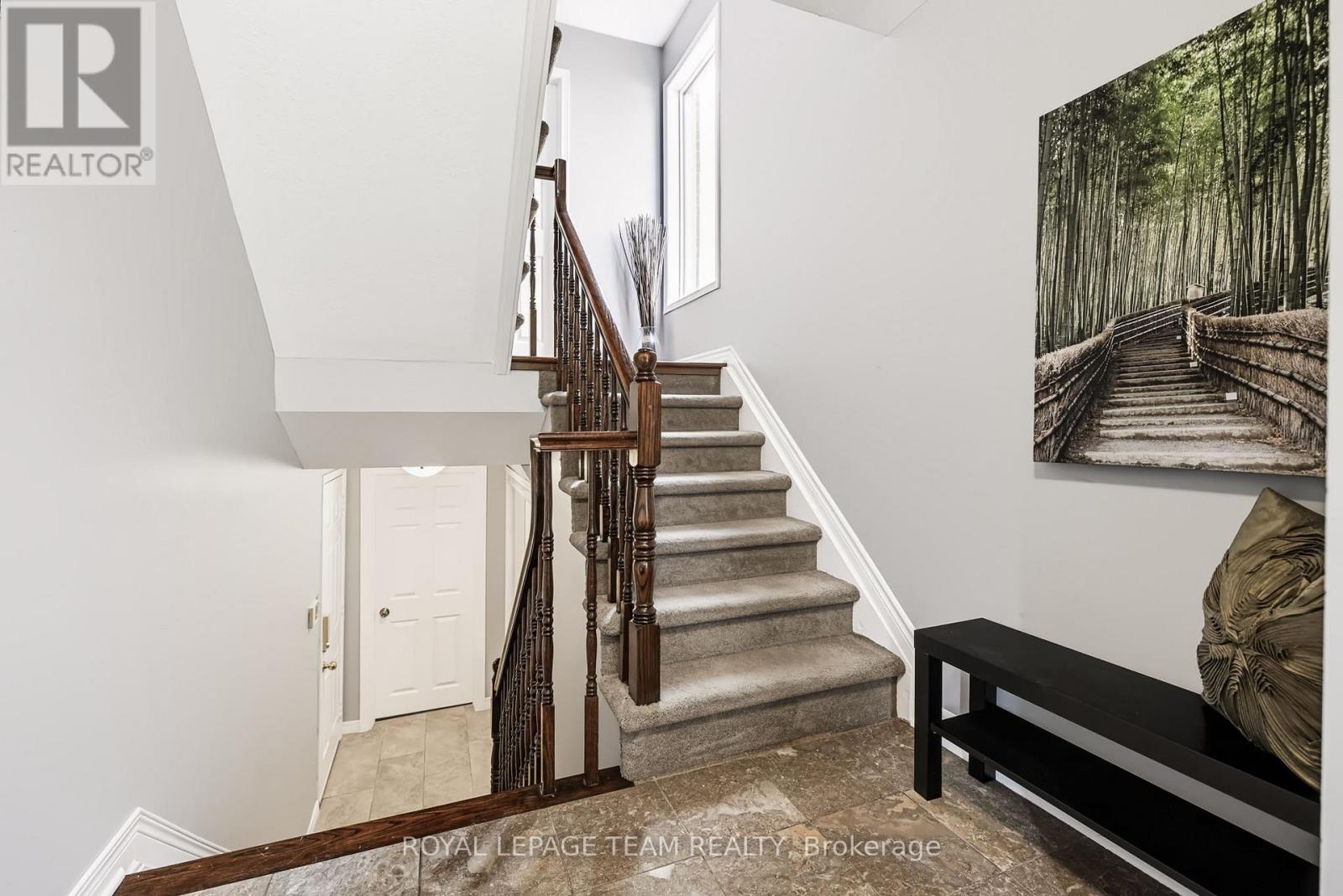 17 Catherwood Court, Ottawa, Ontario K2K 2K1 - Photo 5 - X13785816