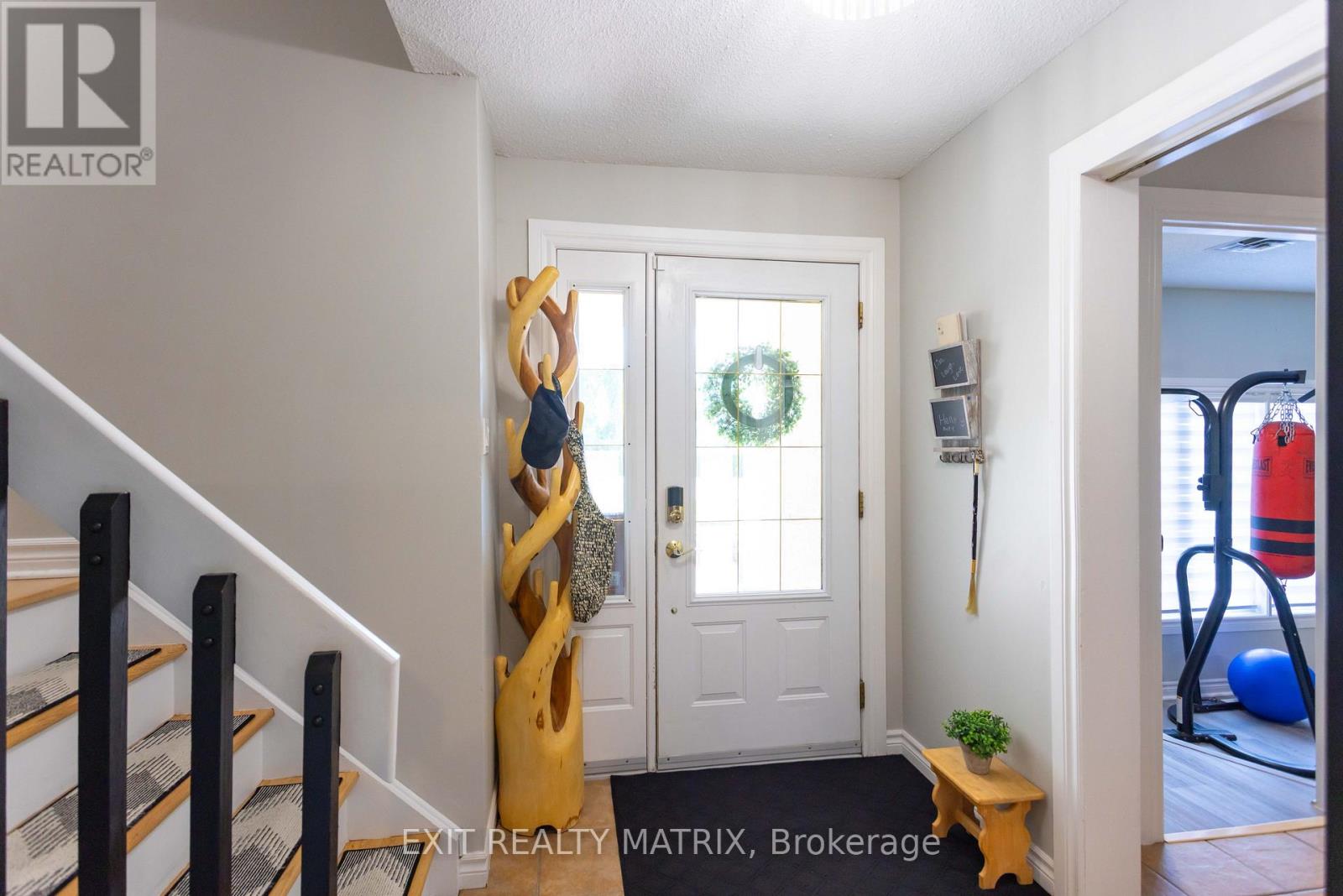 8399 Rowan Drive, Ottawa, Ontario  K0A 2P0 - Photo 3 - X13785902