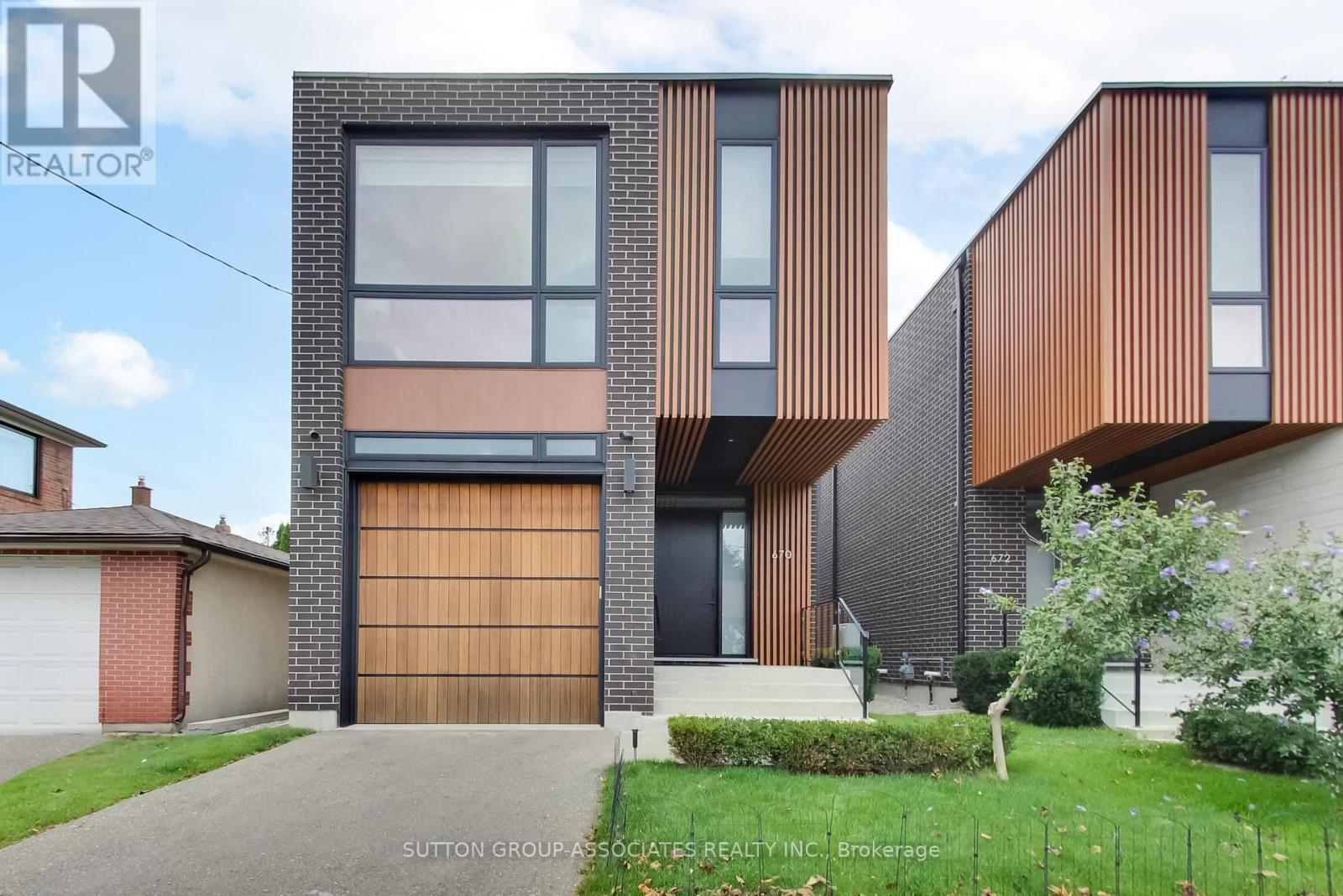 670 WINONA DRIVE, Toronto, Ontario