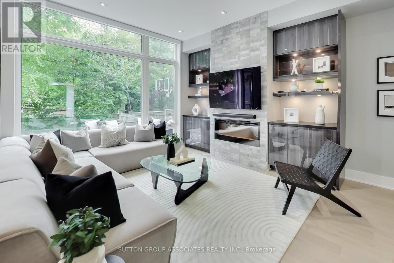 670 Winona Drive, Toronto, Ontario  M6C 3V8 - Photo 14 - C13785742