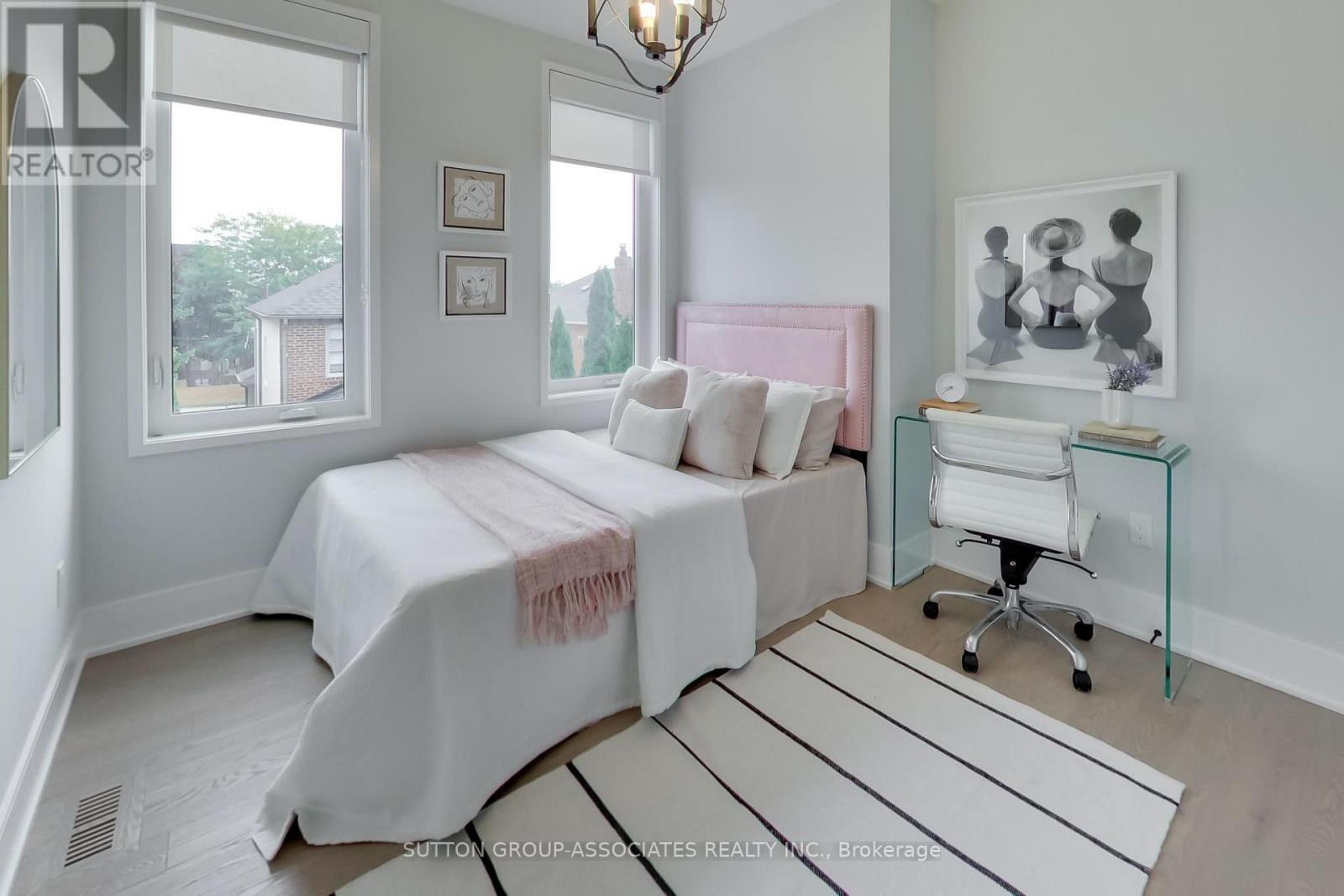 670 Winona Drive, Toronto, Ontario  M6C 3V8 - Photo 21 - C13785742