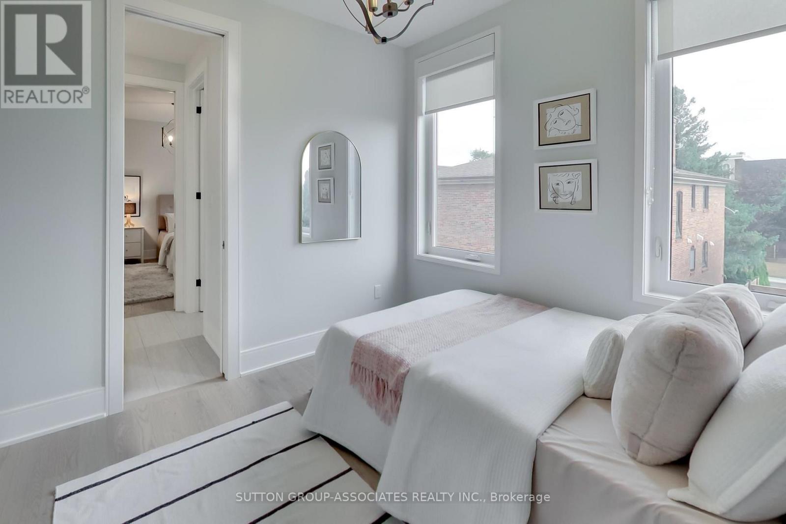 670 Winona Drive, Toronto, Ontario  M6C 3V8 - Photo 23 - C13785742