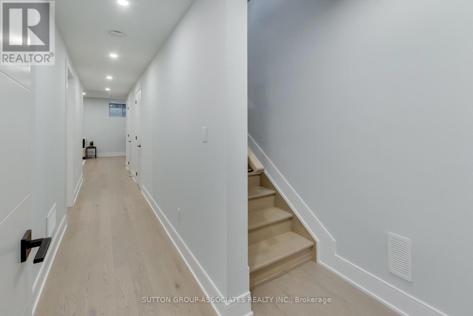 670 Winona Drive, Toronto, Ontario  M6C 3V8 - Photo 34 - C13785742