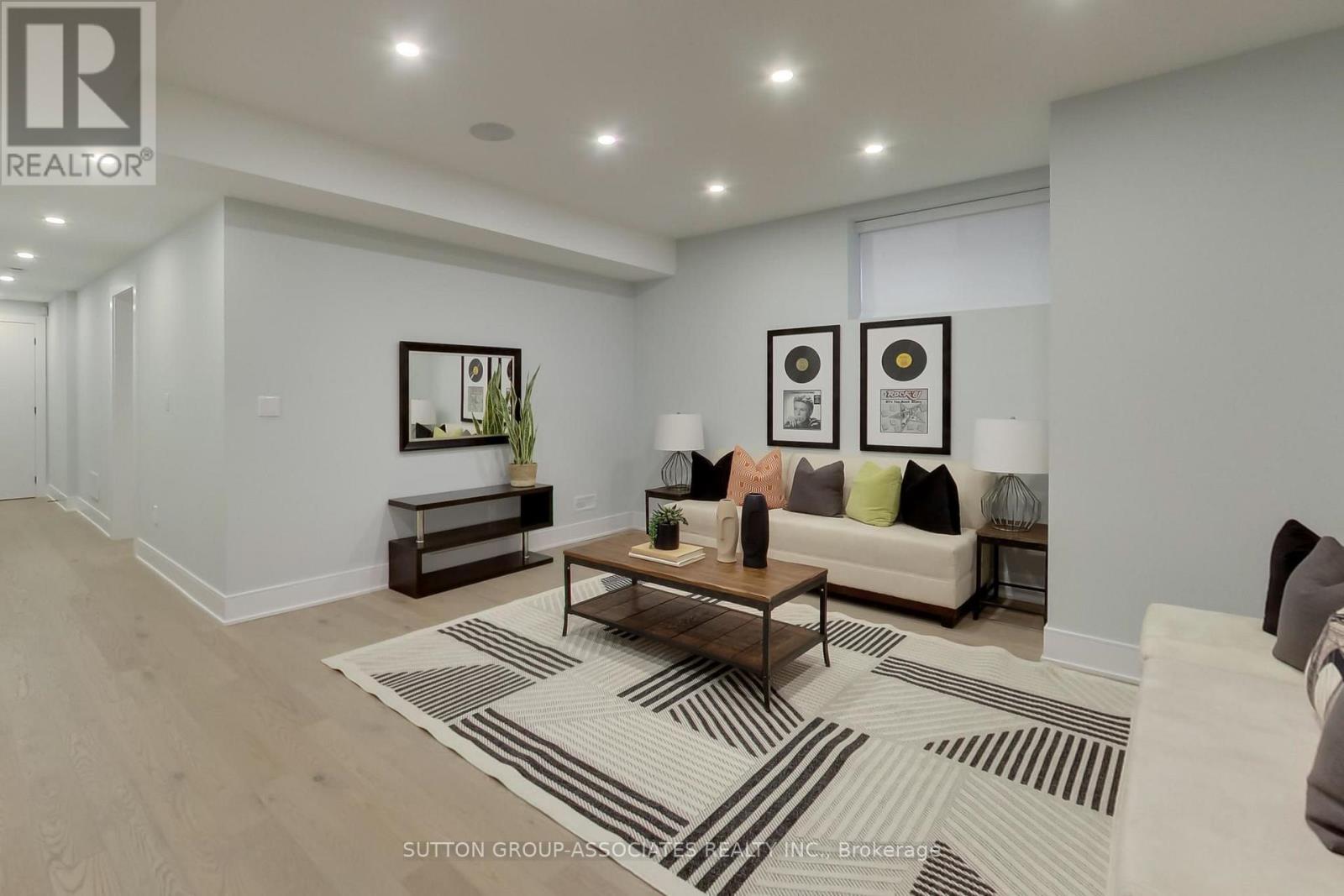670 Winona Drive, Toronto, Ontario  M6C 3V8 - Photo 40 - C13785742