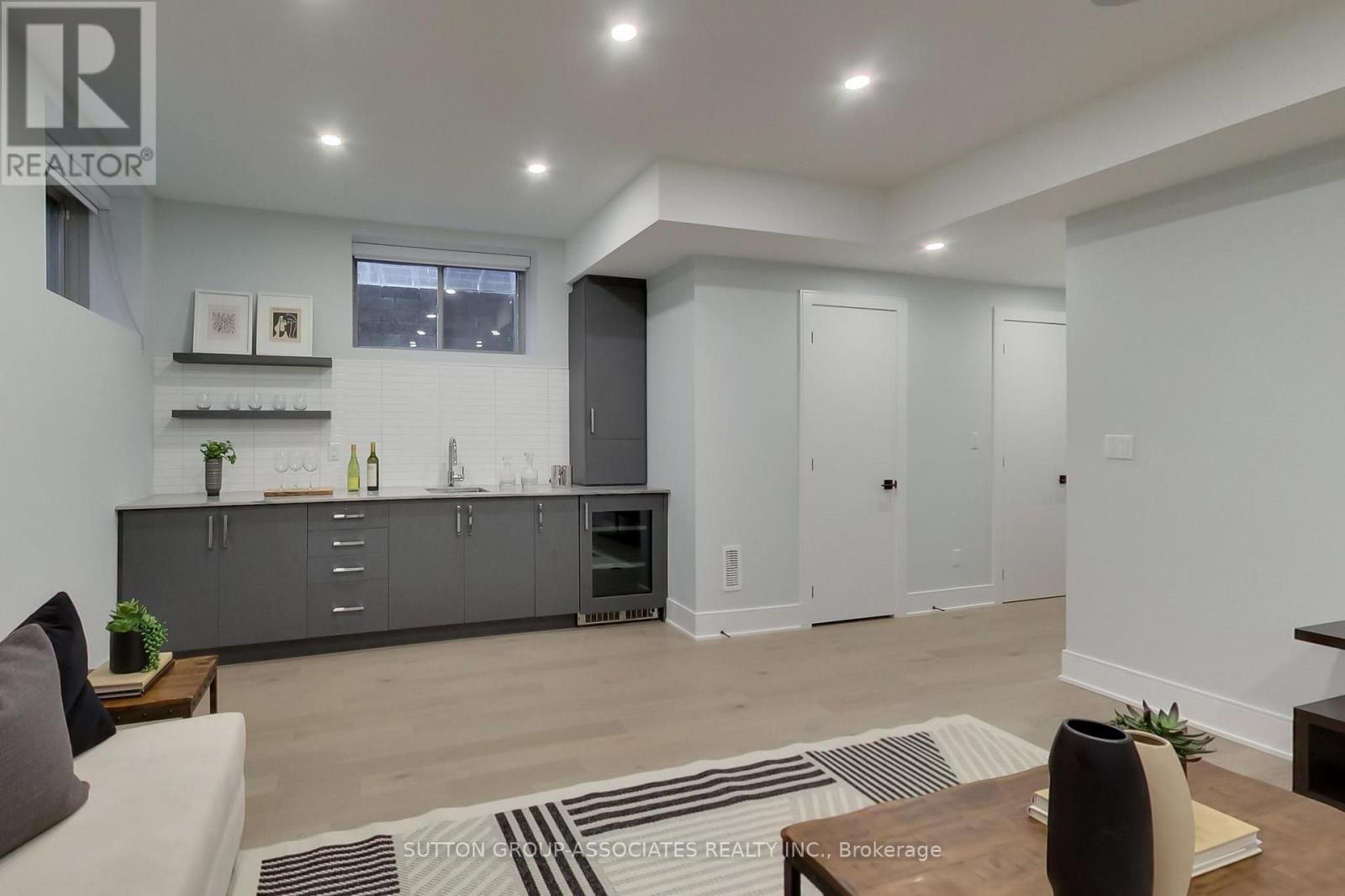 670 Winona Drive, Toronto, Ontario  M6C 3V8 - Photo 42 - C13785742