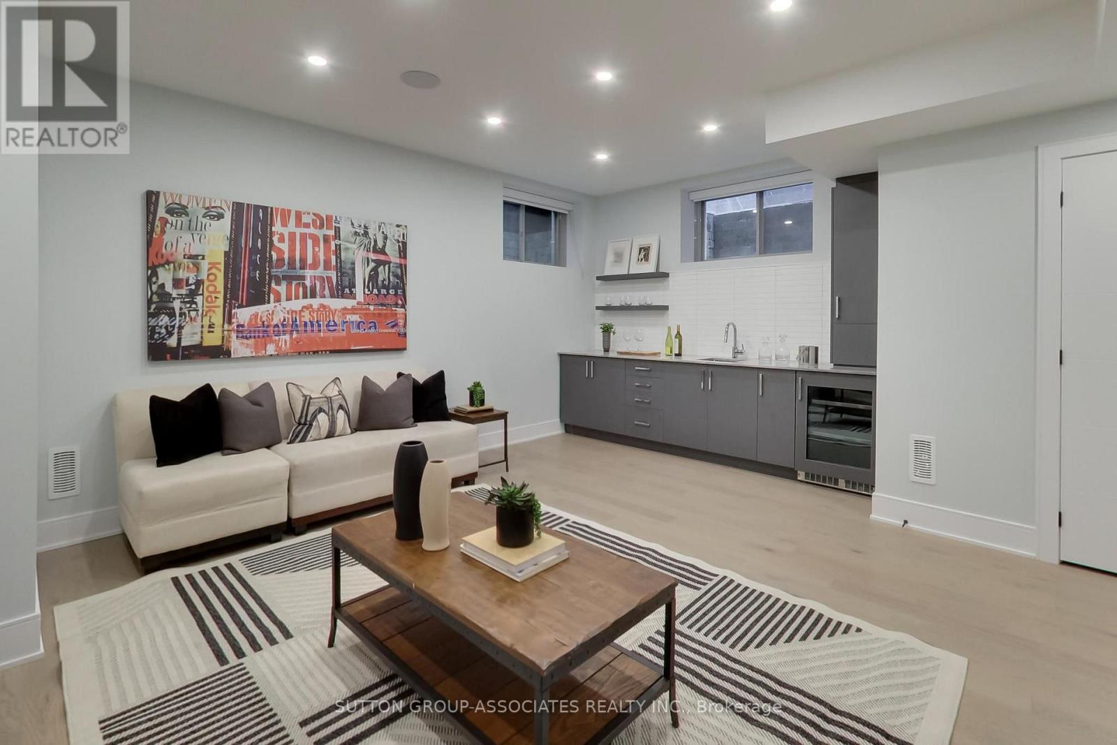 670 Winona Drive, Toronto, Ontario  M6C 3V8 - Photo 43 - C13785742