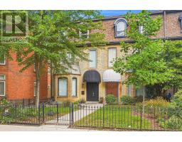 10 EARL STREET, Toronto, Ontario