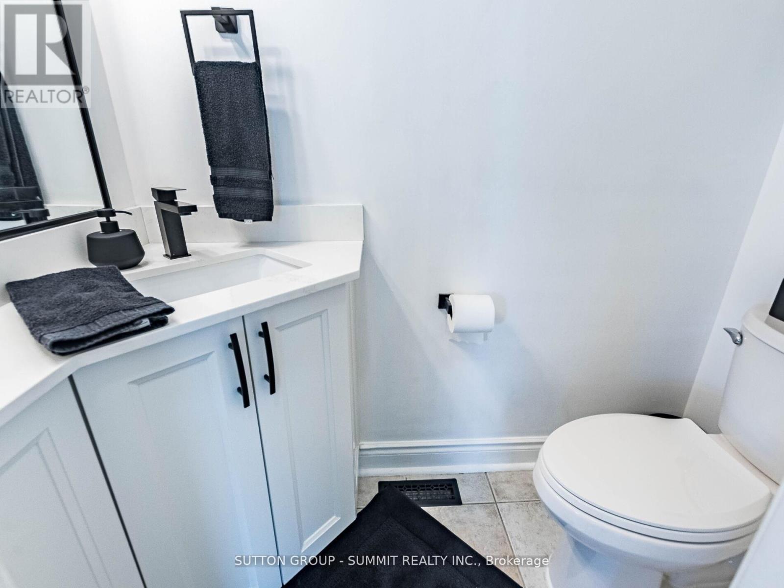 7123 Gillespie Lane, Mississauga, Ontario  L5W 1E8 - Photo 21 - W12942874