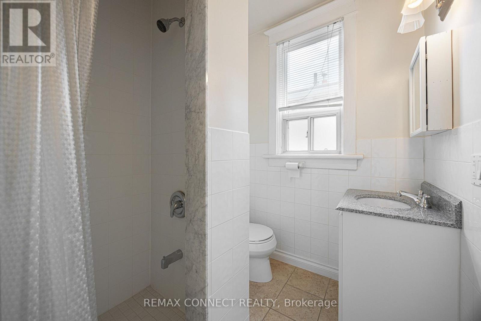60 Hazelwood Avenue, Toronto, Ontario  M4J 1K5 - Photo 16 - E13786032