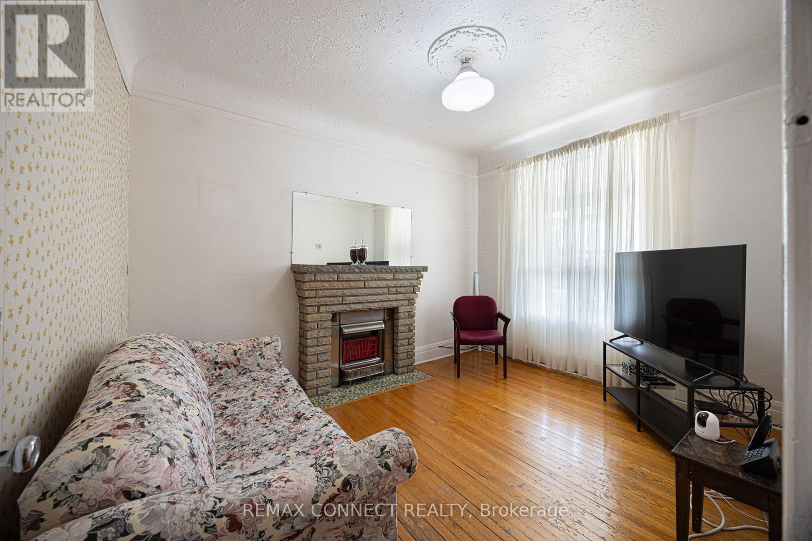 60 Hazelwood Avenue, Toronto, Ontario  M4J 1K5 - Photo 6 - E13786032
