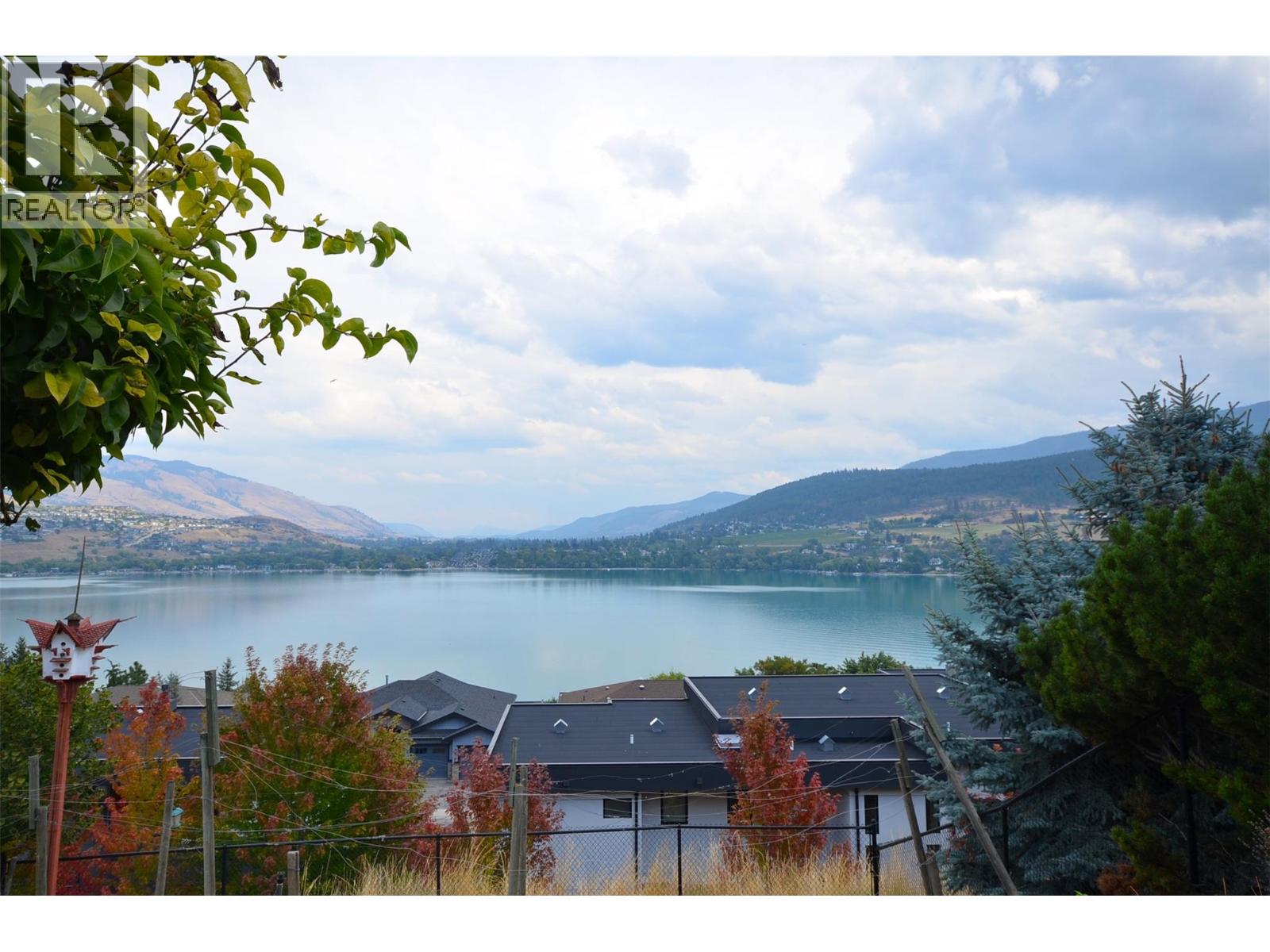 7927 Stoneridge Drive, Coldstream, British Columbia  V1B 2T7 - Photo 6 - 10399467