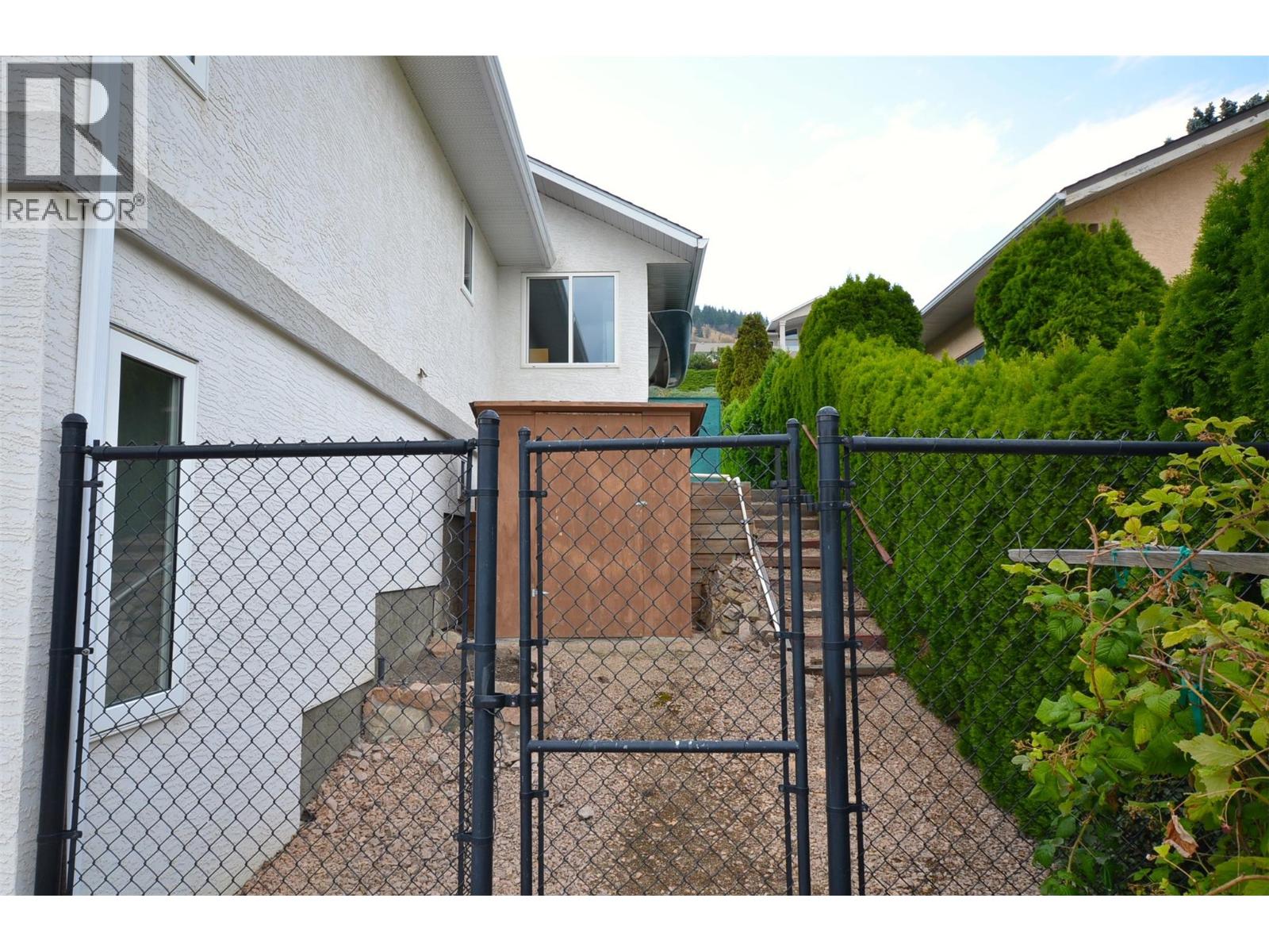 7927 Stoneridge Drive, Coldstream, British Columbia  V1B 2T7 - Photo 9 - 10399467