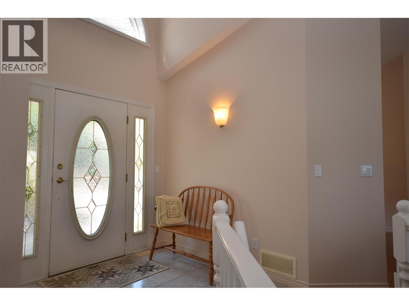 7927 Stoneridge Drive, Coldstream, British Columbia  V1B 2T7 - Photo 11 - 10399467