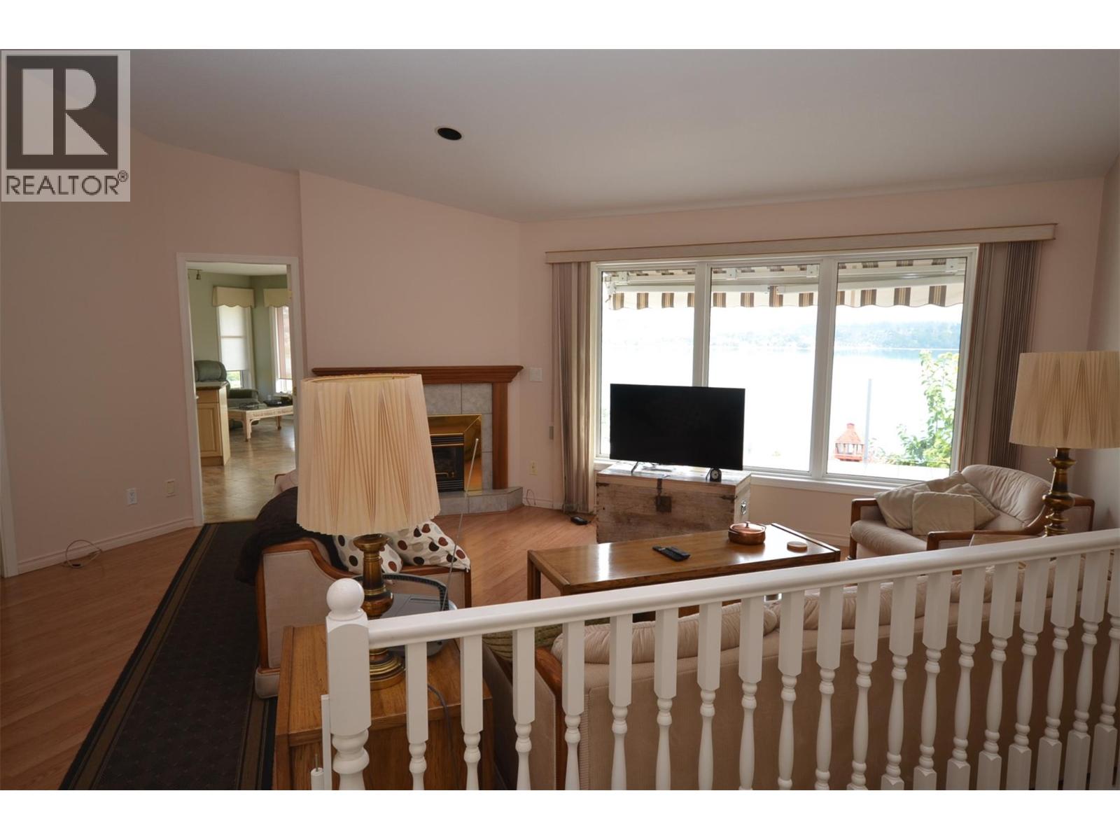 7927 Stoneridge Drive, Coldstream, British Columbia  V1B 2T7 - Photo 12 - 10399467