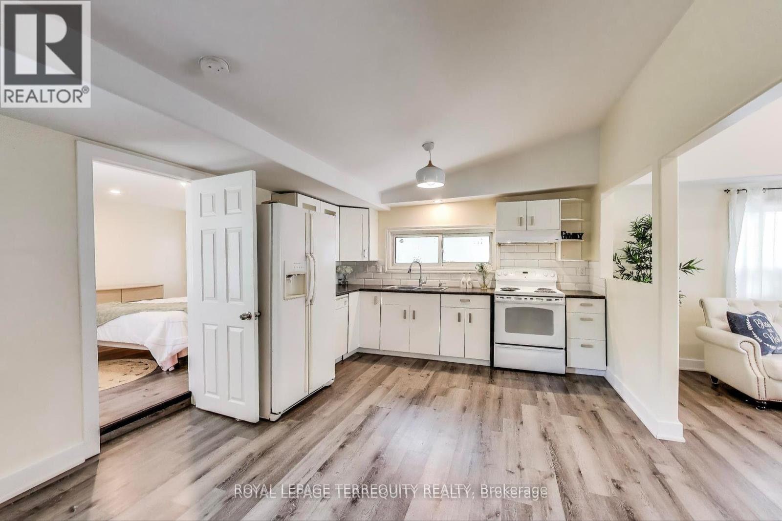 3251 Ravenshoe Road, East Gwillimbury, Ontario  L0G 1R0 - Photo 10 - N13785714