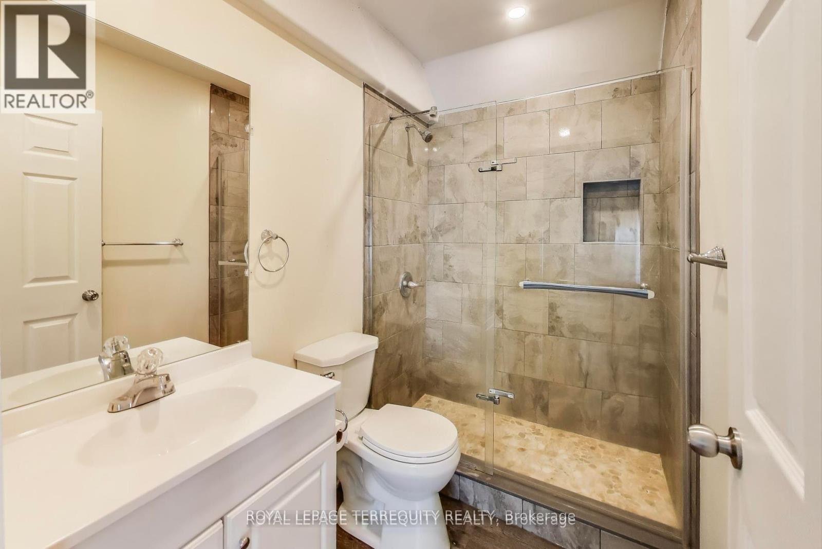 3251 Ravenshoe Road, East Gwillimbury, Ontario  L0G 1R0 - Photo 13 - N13785714