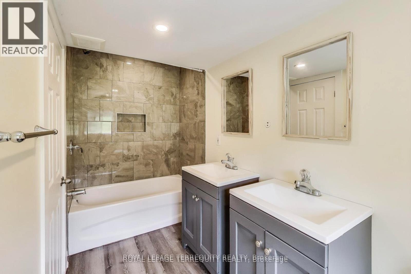 3251 Ravenshoe Road, East Gwillimbury, Ontario  L0G 1R0 - Photo 18 - N13785714