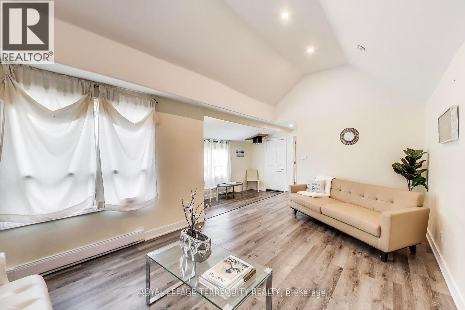 3251 Ravenshoe Road, East Gwillimbury, Ontario  L0G 1R0 - Photo 6 - N13785714