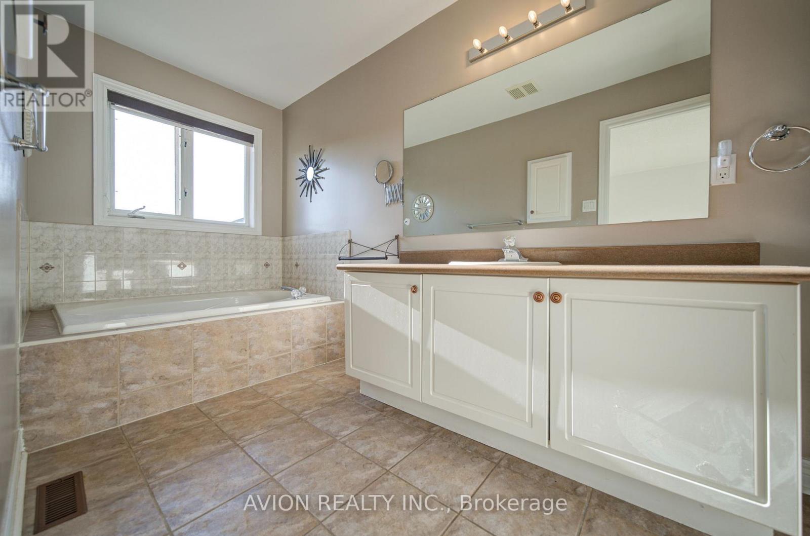 82 Kimono Crescent, Richmond Hill, Ontario L4S 2G1 - Photo 27 - N13785728