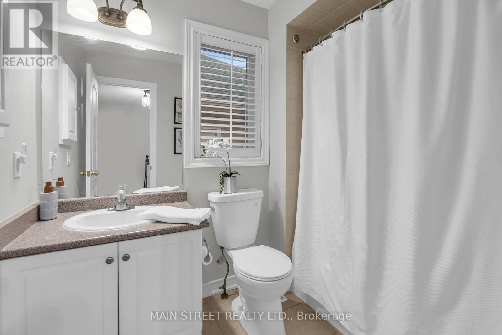 821 Joe Persechini Drive, Newmarket, Ontario  L3X 2T7 - Photo 19 - N13785766