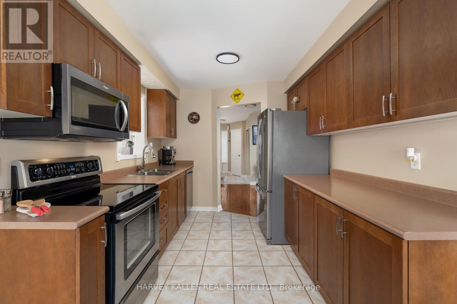 27 Hirst Avenue, Georgina, Ontario  L4P 4E6 - Photo 12 - N13785778