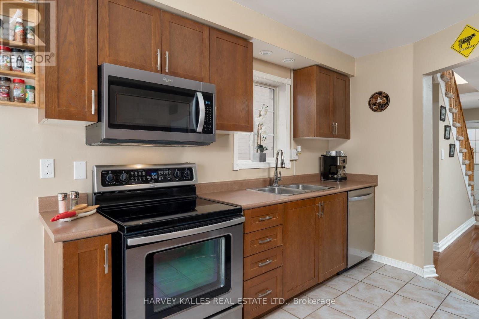 27 Hirst Avenue, Georgina, Ontario  L4P 4E6 - Photo 13 - N13785778