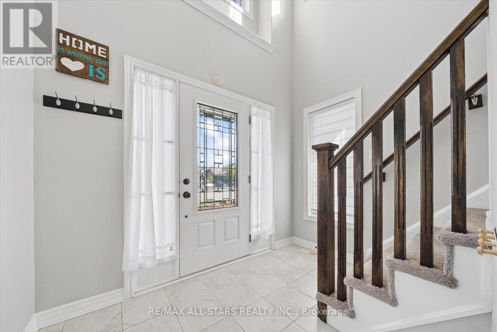 58 Carleton Trail, New Tecumseth, Ontario  L0G 1A0 - Photo 4 - N13785804